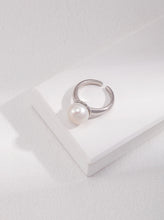 Load image into Gallery viewer, Minimalist Pearl Ring J0054