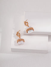 Load image into Gallery viewer, Vintage Baroque Pearl Earrings