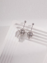 Load image into Gallery viewer, Cluster of Flowers Sterling Silver Earrings