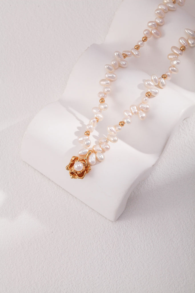 Camellia Vintage Pearl Necklace 0100 — Timeless Elegance with a Touch of Romance