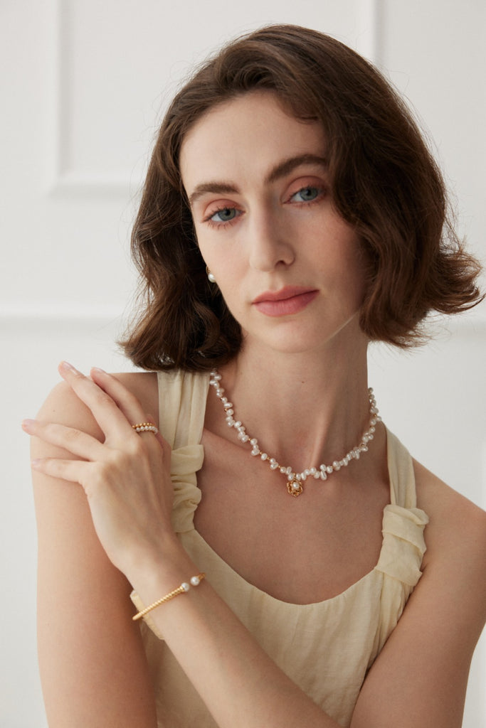 Camellia Vintage Pearl Necklace 0100 — Timeless Elegance with a Touch of Romance