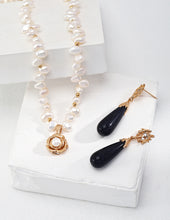 Load image into Gallery viewer, Camellia Pearl Necklace D0484