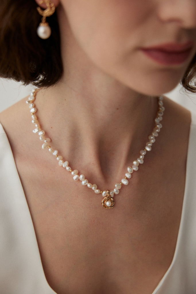 Camellia Pearl Necklace D0484