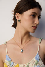Load image into Gallery viewer, Silver Horse Shell Necklace D0531