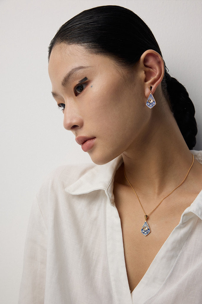 Vintage Blue Glazed Zircon Necklace D0555