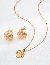 Load image into Gallery viewer, Vintage Zircon Pendant Necklace D0597