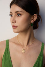 Load image into Gallery viewer, Vintage Zircon Pendant Necklace D0597