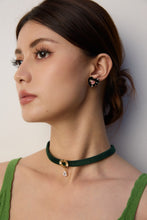 Load image into Gallery viewer, Simple Green Velvet Ribbon/Black PU  Zircon Necklace D0585
