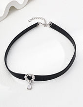 Load image into Gallery viewer, Simple Green Velvet Ribbon/Black PU  Zircon Necklace D0585