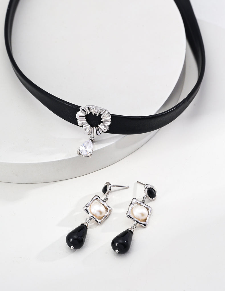 Simple Green Velvet Ribbon/Black PU  Zircon Necklace D0585