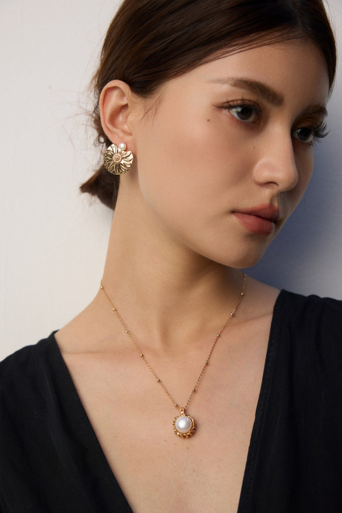 Natural Pearl Pendant Necklace  D0611
