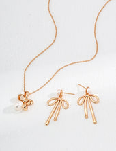 Load image into Gallery viewer, Natural Pearl Designer Pendant Necklace D0596