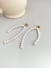 Load image into Gallery viewer, Long Natural Pearl Earrings (single) E0701