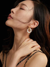 Load image into Gallery viewer, Garland Shell Pearls Earrings E0710