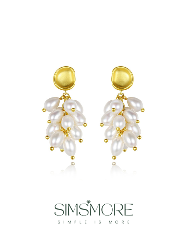 Grape Natural Pearl Earrings E0618