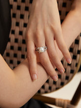 Load image into Gallery viewer, J0056Shell Pearl Adjustable Open Ring J0056