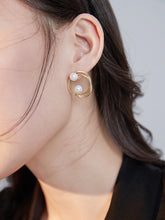 Load image into Gallery viewer, Minimalist French Vintage Earrings E0490