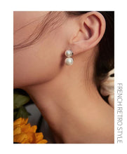 Load image into Gallery viewer, Minimalist Shell Pearl Earrings E0669