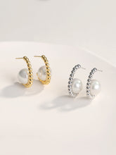Load image into Gallery viewer, Minimalist Shell Pearl Hoops E0685
