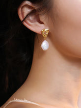Load image into Gallery viewer, Natural Baroque Pearls Earrings E0609