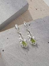 Load image into Gallery viewer, Natural Peridot Silver Earrings E0785