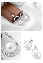Load image into Gallery viewer, Pearl Dangle Earrings E0364-1