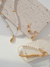 Load image into Gallery viewer, Pearl Sterling Silver Vintage Gold Bracelet SL0064