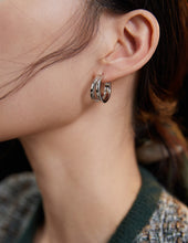 Load image into Gallery viewer, Silver c-shaped earrings E0717