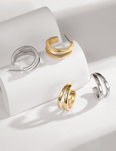 Silver c-shaped earrings E0717