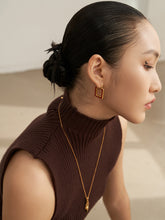 Load image into Gallery viewer, Red／White Oil-drop Glaze Earrings E0590