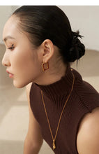 Load image into Gallery viewer, Red／White Oil-drop Glaze Earrings E0590