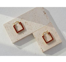 Load image into Gallery viewer, Red／White Oil-drop Glaze Earrings E0590