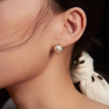 Load image into Gallery viewer, Simple Baroque Pearl Stud Earrings E0645