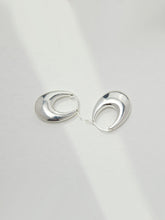Load image into Gallery viewer, Simple Sterling Silver Earrings E0753-1