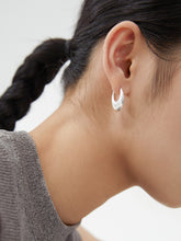 Load image into Gallery viewer, Simple Sterling Silver Earrings E0753-1