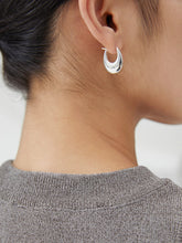 Load image into Gallery viewer, Simple Sterling Silver Earrings E0753-1