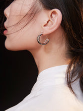 Load image into Gallery viewer, Sterling Silver C-Shaped Earrings E0622
