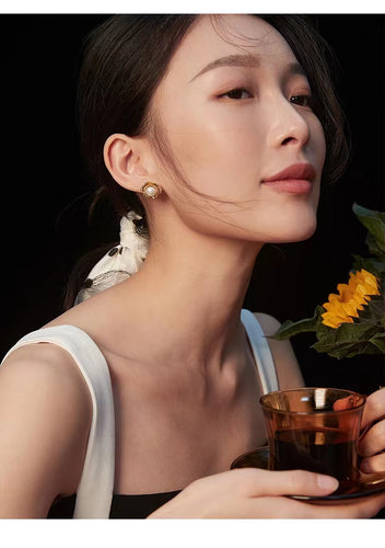 Sunflower Natural Pearl Earrings E0646