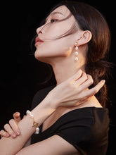 Load image into Gallery viewer, Baroque Vintage Earrings E0641