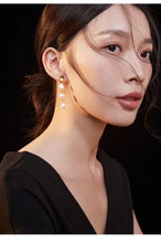Load image into Gallery viewer, Baroque Vintage Earrings E0641