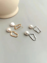 Load image into Gallery viewer, Baroque Shaped Pearl Earrings E0687