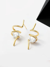 Load image into Gallery viewer, Curved Silver Pearl Earrings E0352