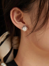 Load image into Gallery viewer, Geometric Natural Pearl Earrings E0680