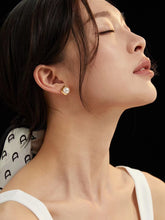 Load image into Gallery viewer, Geometric Natural Pearl Earrings E0680