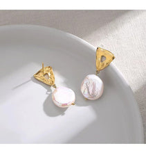 Load image into Gallery viewer, Natural Baroque Pearls Earrings E0609