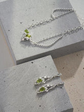 Load image into Gallery viewer, Natural Peridot Silver Earrings E0785