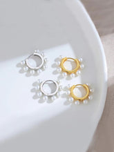 Load image into Gallery viewer, Shell Pearls Garland Hoop E0597