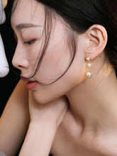 Load image into Gallery viewer, Three Flowers Imitation Pearl Earrings E0613